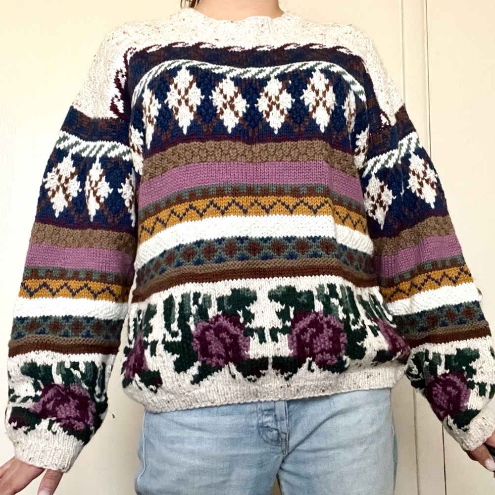 Beautiful vintage handknit sweater M